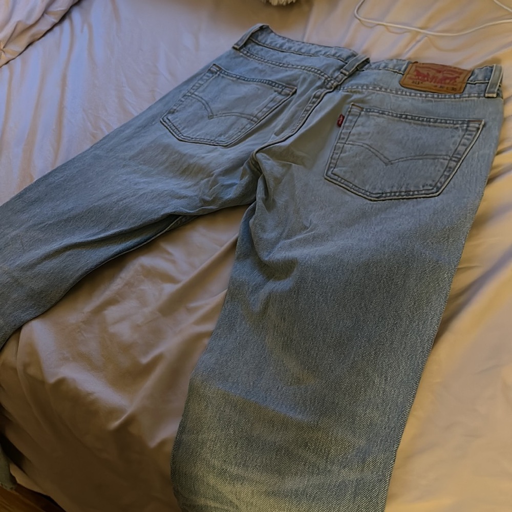 Levi Distressed Mid Rise Jeans - Picture 6 of 7